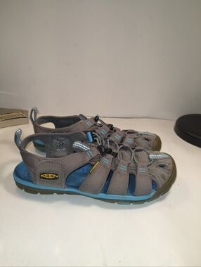 Keen Clearwater CNX Waterproof Hiking Water Sandals Women's sz 6.5.